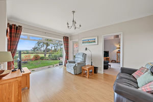 Family room/dining room- click for photo gallery